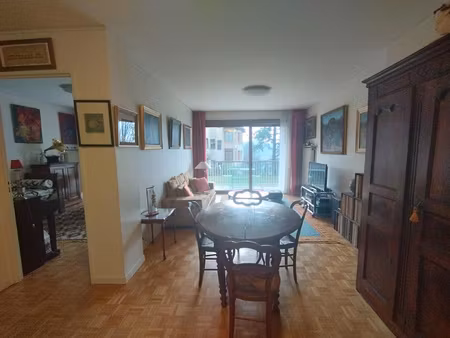 appartement type 3 + cave  proche centre-ville de thonon