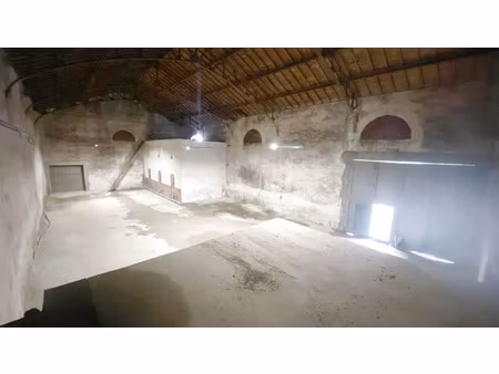 entrepôt de 321m2 pour stockage  marsillargues  axe lunel- g