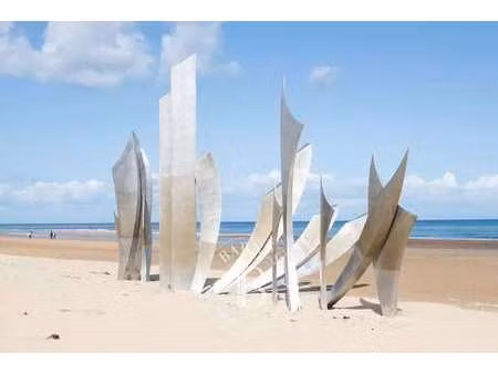 maison de luxe avec vue sur mer à vendre à saint-laurent-sur-mer : 1 350 000 € | 323m²