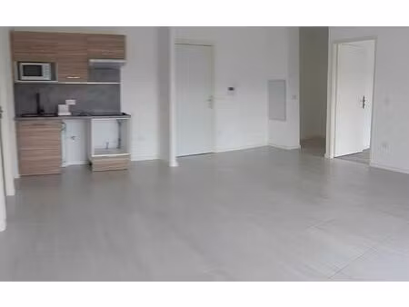 location appartement  m² t-3 à dammartin-en-goële  1 001 €