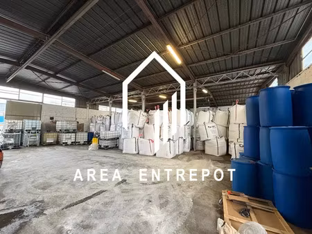 entrepôt à louer sur axe passant