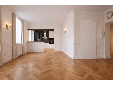 longeville les metz : f4 dans immeuble ancien