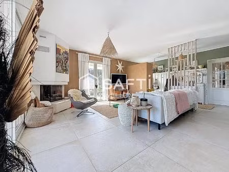 maison rénovée avec piscine  au calme  quartier meyrand à gujan-mestras.