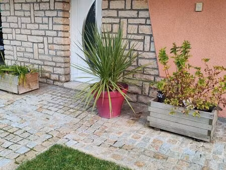 maison en trés bon etat   proche des commerces 