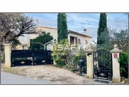 villa traditionelle de 137 m² avec jardin de 615 m²