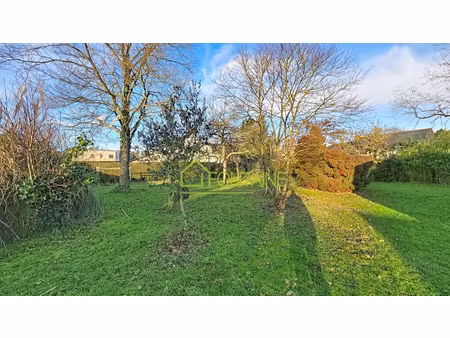 en hameau à cesson - terrain borné non viabilisé de 493 m2