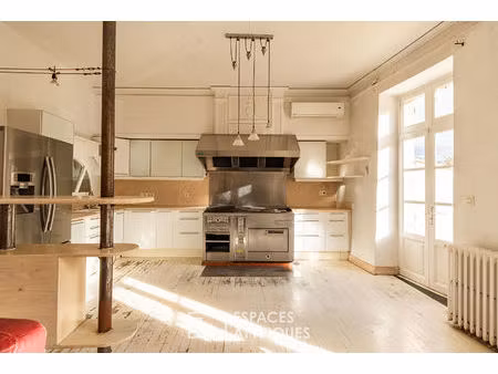 ensemble immobilier avec terrasse et potentiel rare - centre de limoux