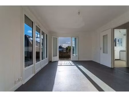 nantes rd pt rennes - t1 bis avec parking et balcon