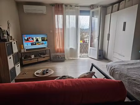 studio meublé avec extérieur et parking privatif