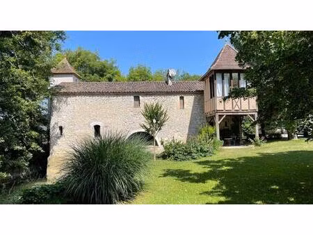 propriété rare et exceptionnelle : ancien moulin restauré avec dépendance  piscine chauffé