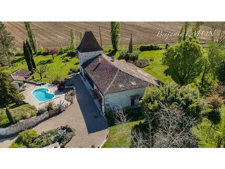 propriété en pierre avec piscine ? 300 m² ? entre agen  nérac et condom
