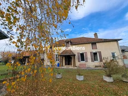 maison ancienne en pans de bois 104m² plain-pied avec grenier aménageable et dépendances