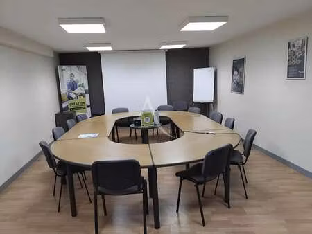 location bureaux et commerces à doué-en-anjou (49700) : à louer / 223m² doué-en-anjou