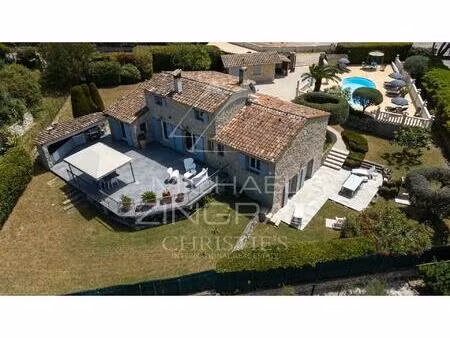 villa plein soleil avec appartement annexe et piscine