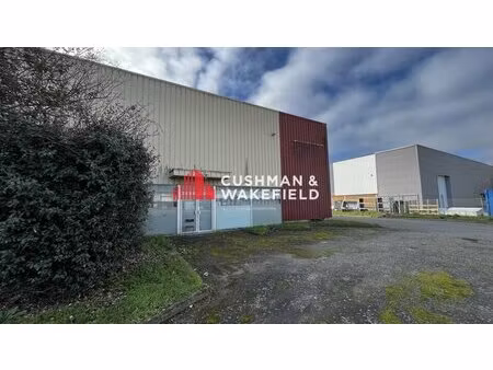 local d'activites à vendre