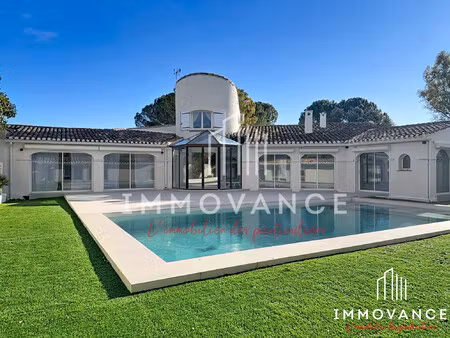 villa de standing avec piscine et jardin – 273 m² habitables