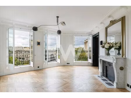 vente d'un appartement f5 (210 m²) à paris