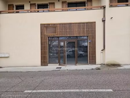 vente local commercial 1 pièces 70 m2 à morestel