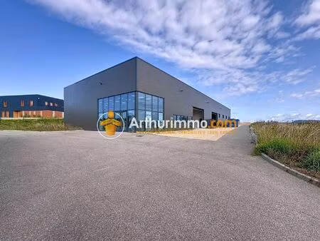 vente local commercial 936 m2 à vaulx-milieu