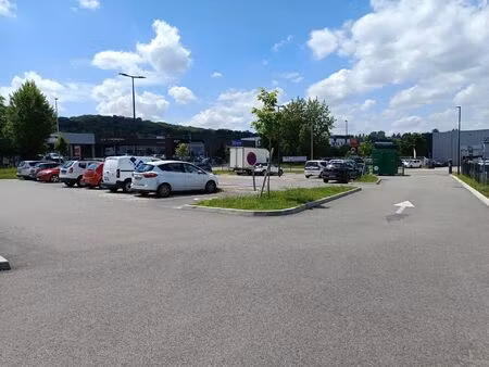 location local commercial 1 pièces 218 m2 à bourgoin-jallieu