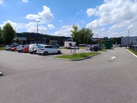 location local commercial 1 pièces 218 m2 à bourgoin-jallieu