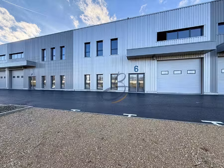 location local commercial 1 pièces 367 m2 à bourgoin-jallieu