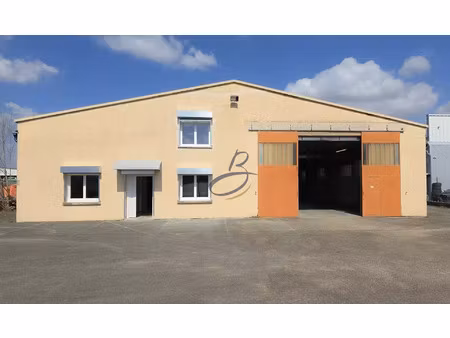 location local commercial 214 m2 à bourgoin-jallieu