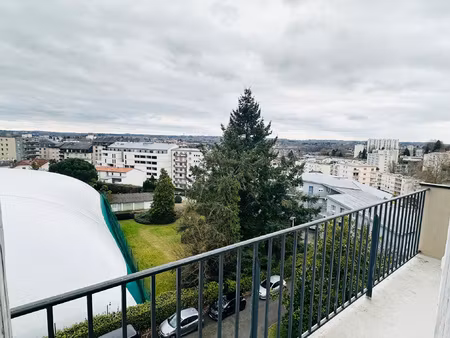 t2 quartier des emailleurs avec parking