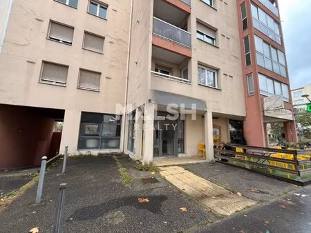 achat local commercial 61m²