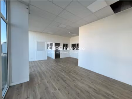 achat local professionnel 904m²