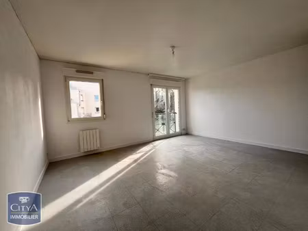 appartement à louer 1 pièce 29.67 m² - laval (53) - 418€