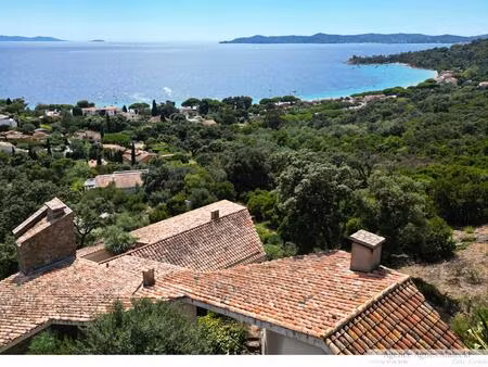 villa d’architecte vue panoramique sur les îles d’or