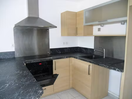 location appartement 2 pièces 45 m² à hyères (83400)