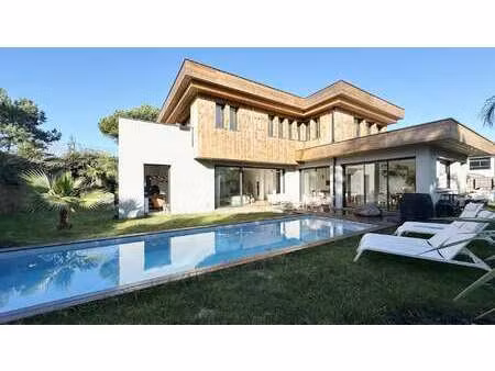 maison de luxe à vendre à anglet : 2 280 000 € | 215m²