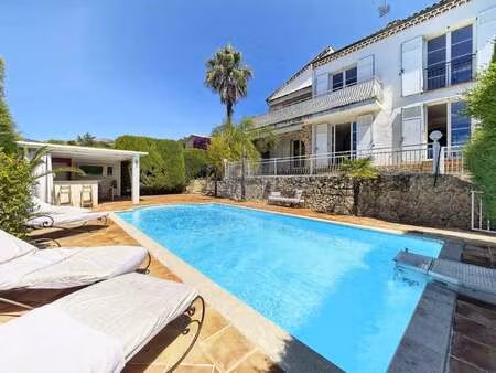 maison de luxe à vendre à vence : 995 000 € | 207m²