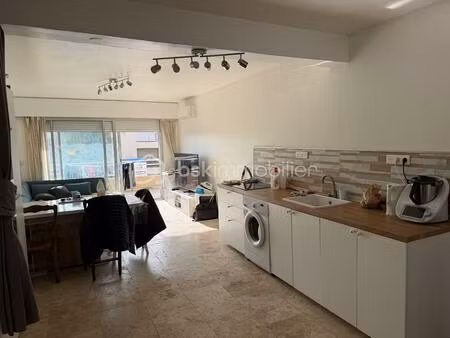 appartement de 84 09 m² à cavalaire-sur-mer