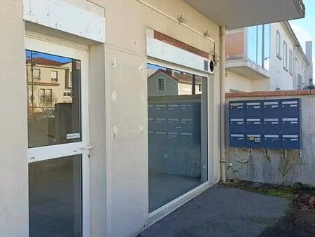 location local commercial 2 pièces 42 m2 à saint-sébastien-sur-loire