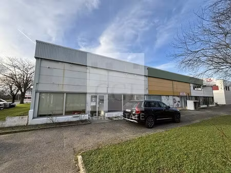 local commercial a louer