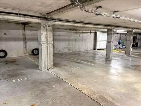 vente garage et parking à caen (14000) : à vendre / 12m² caen