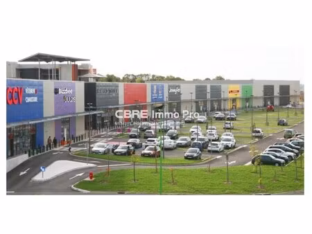 location local commercial 807m²