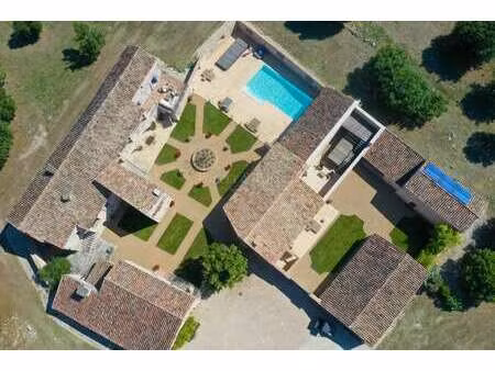 propriété de luxe à vendre à uzès : 5 400 000 € | 900m²