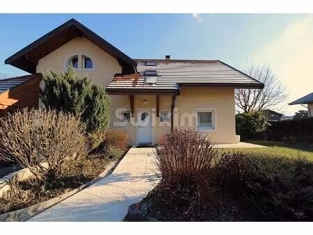 maison t7 de 165 m² avec studio et t1 bis indépendants  stationnements et carport