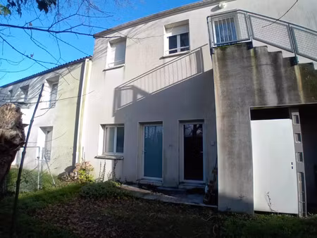 location local commercial 3 pièces 41 m2 à bessines