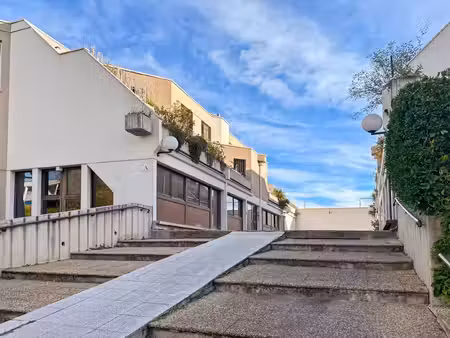 location local commercial 3 pièces 44 m2 à montpellier