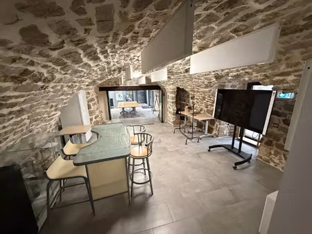 location local commercial 2 pièces 52 m2 à les rives