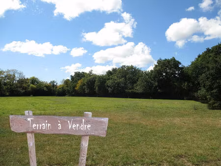 vente terrain  835.00m²  noyant