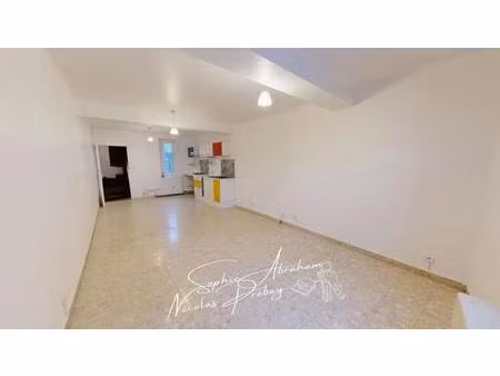 bien atypique au coeur de janville