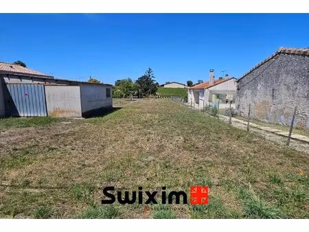 terrain constructible 610m² - saint-estèphe