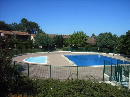 lacanau-océan pavillon à rénover  piscine commune agence br