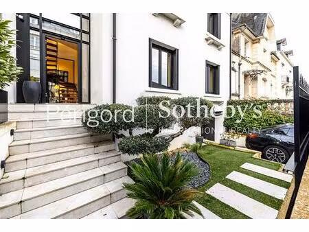 belle maison de ville avec piscine et ascenseur - périgueux